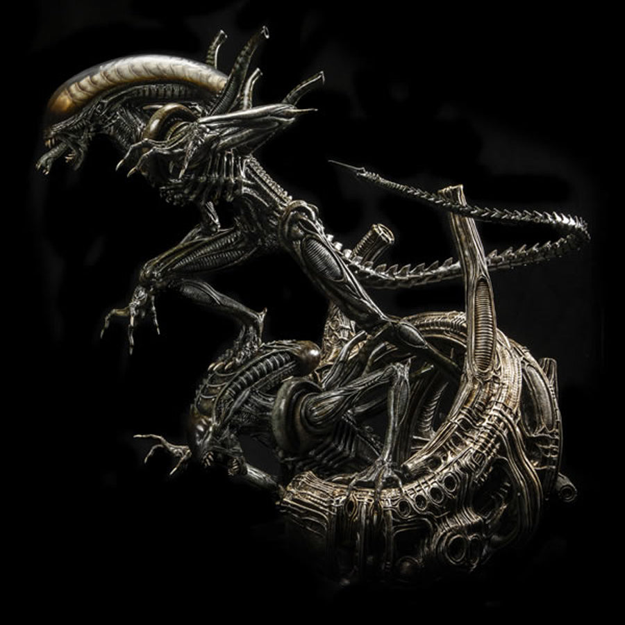 XM Studios Alien Warrior Supreme Scale Statue – The Statue Depot Store